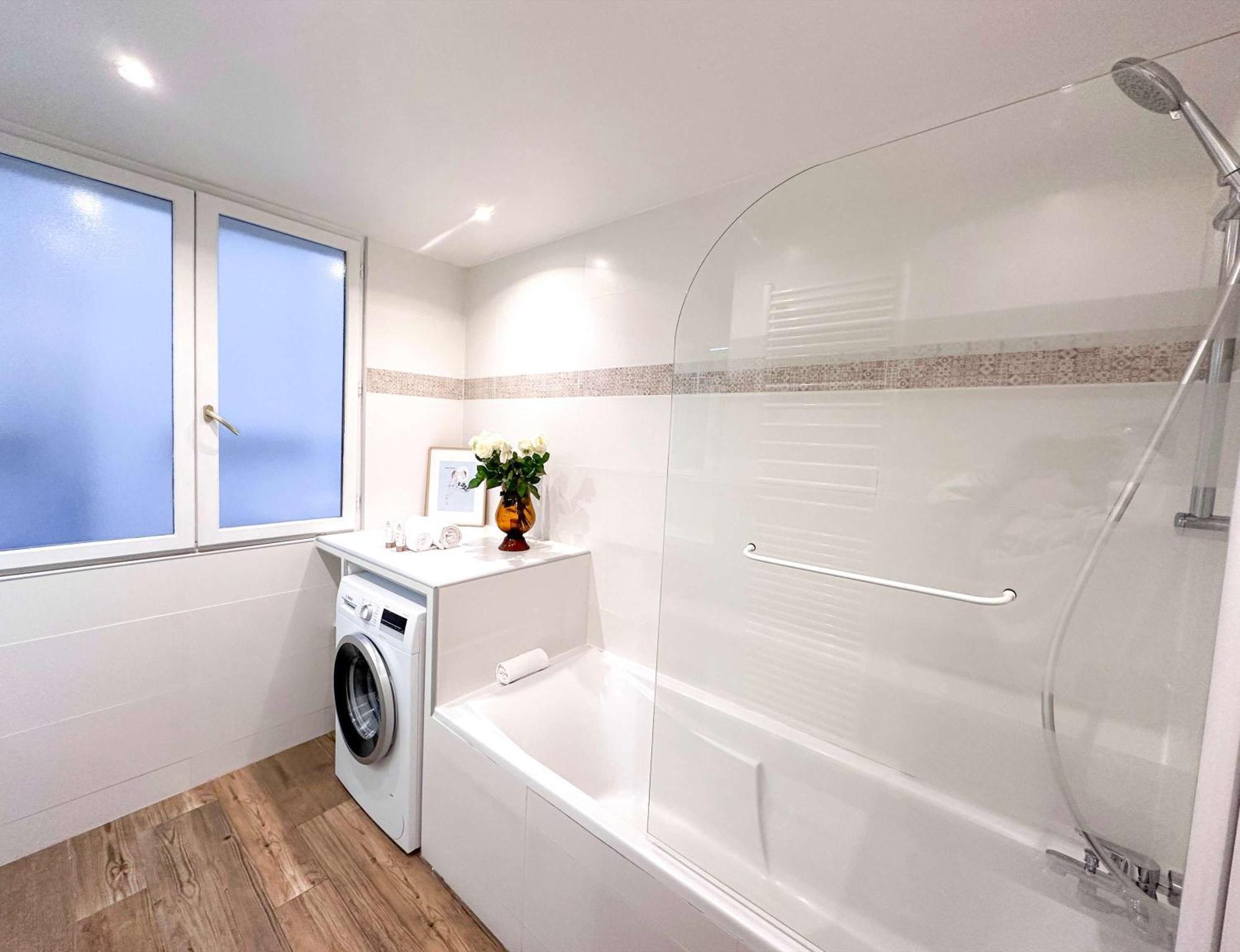 Modern & Spacious Near Le Marais Apartment *