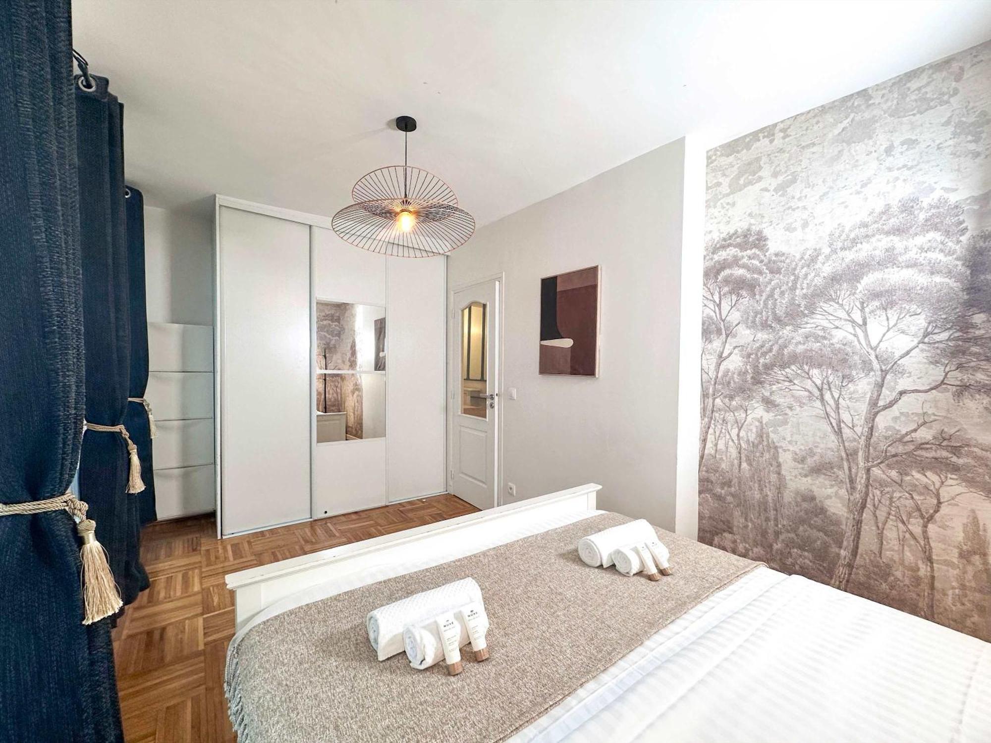 Modern & Spacious Near Le Marais Apartment *