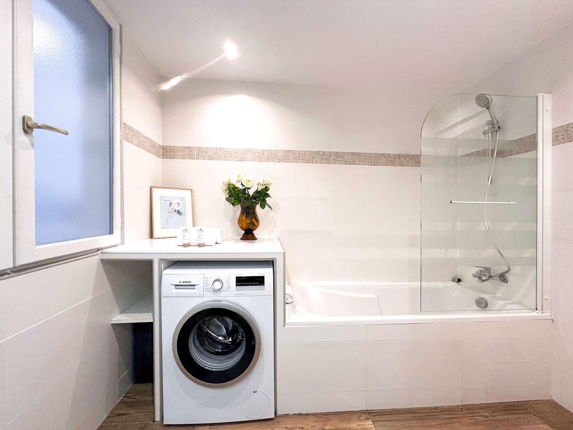 Modern & Spacious Near Le Marais Apartment Paris