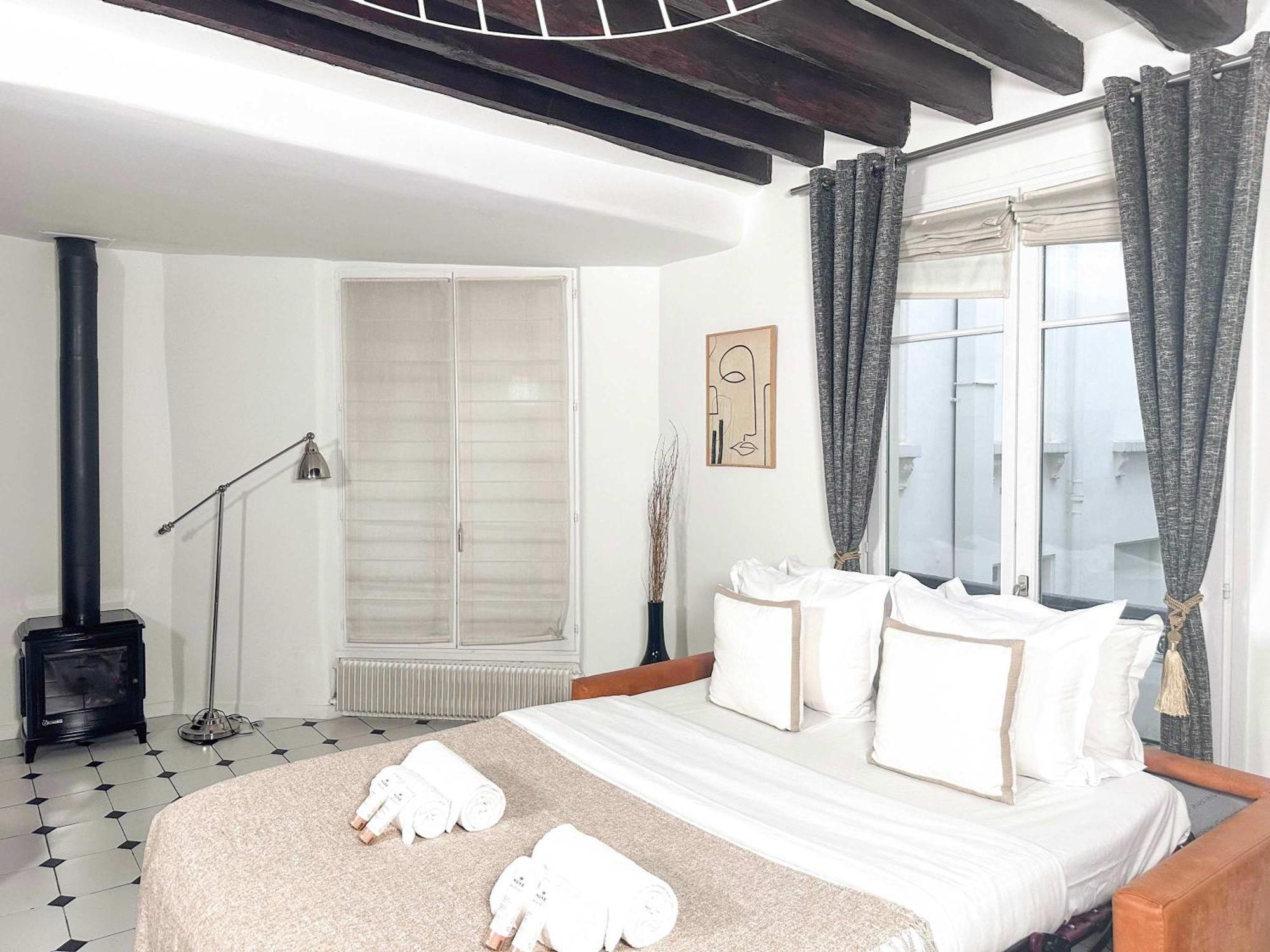Modern & Spacious Near Le Marais
