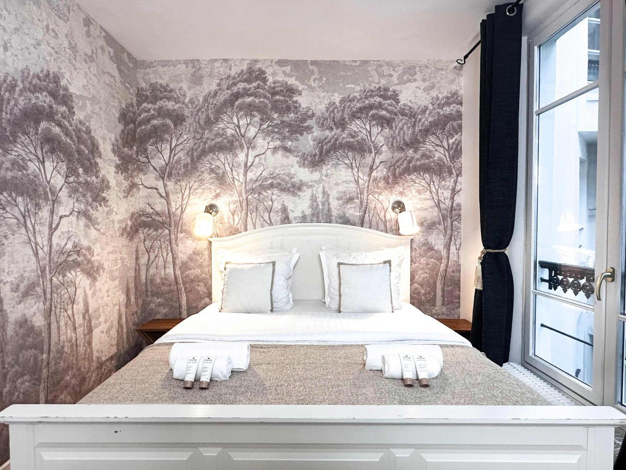 Modern & Spacious Near Le Marais Apartment *